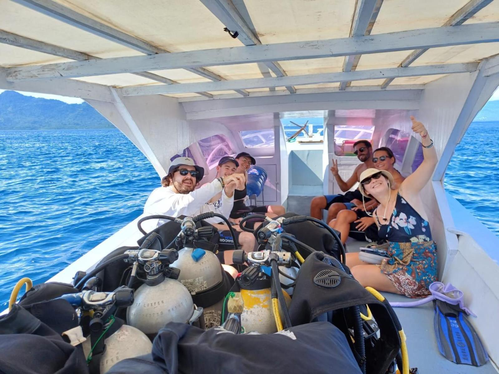 4 Sisters Divers Бунакен Экстерьер фото