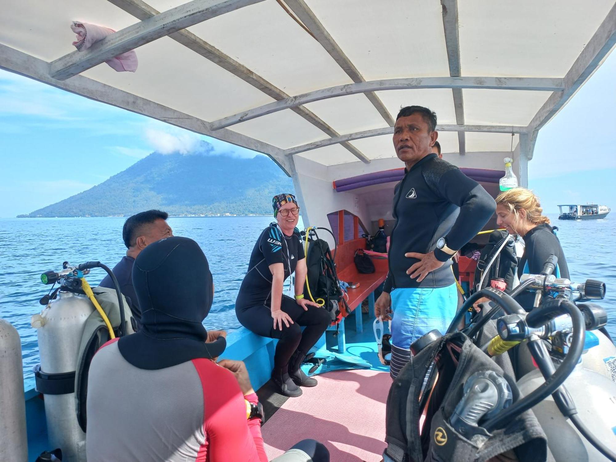 4 Sisters Divers Бунакен Экстерьер фото