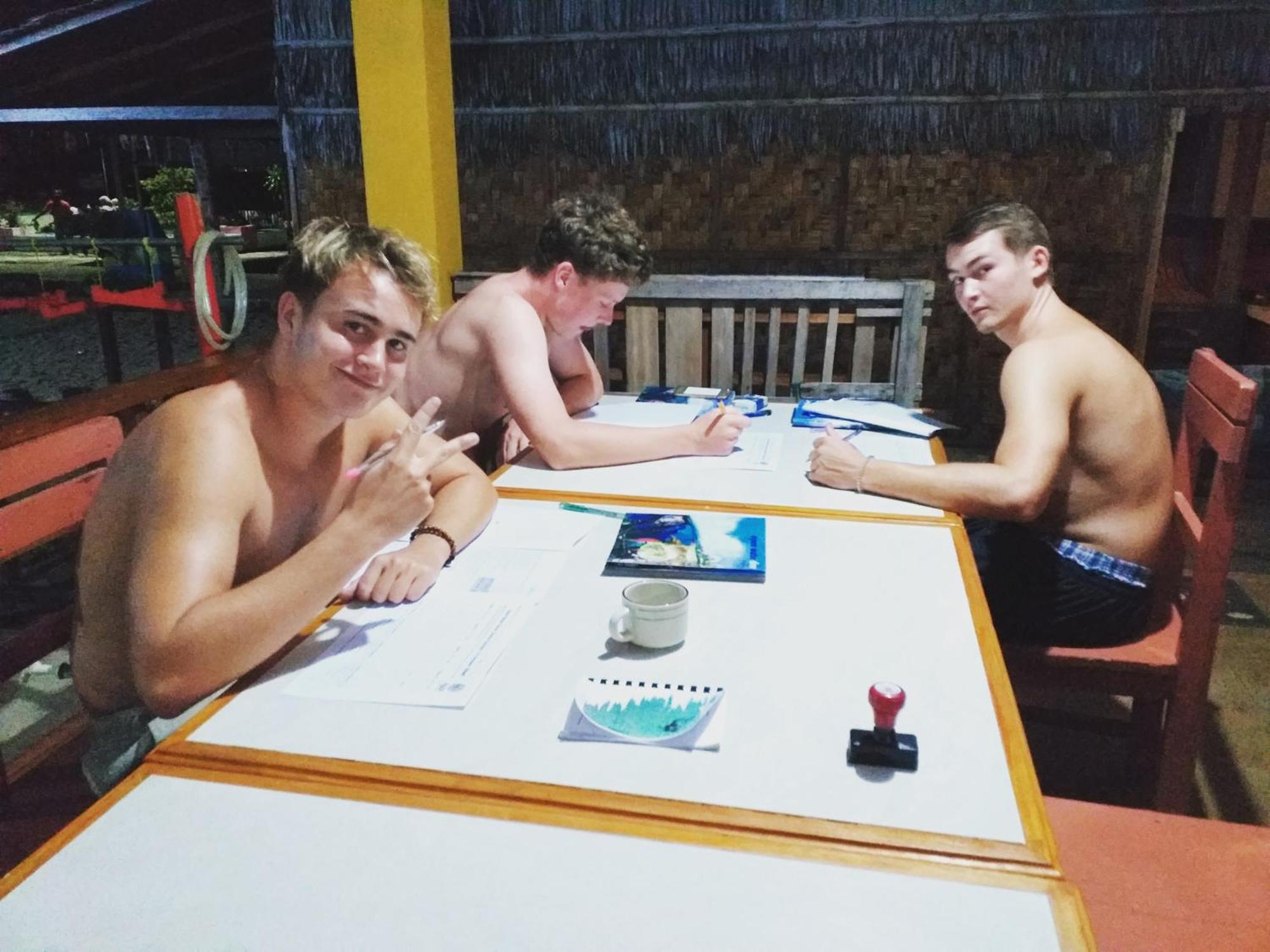 4 Sisters Divers Бунакен Экстерьер фото