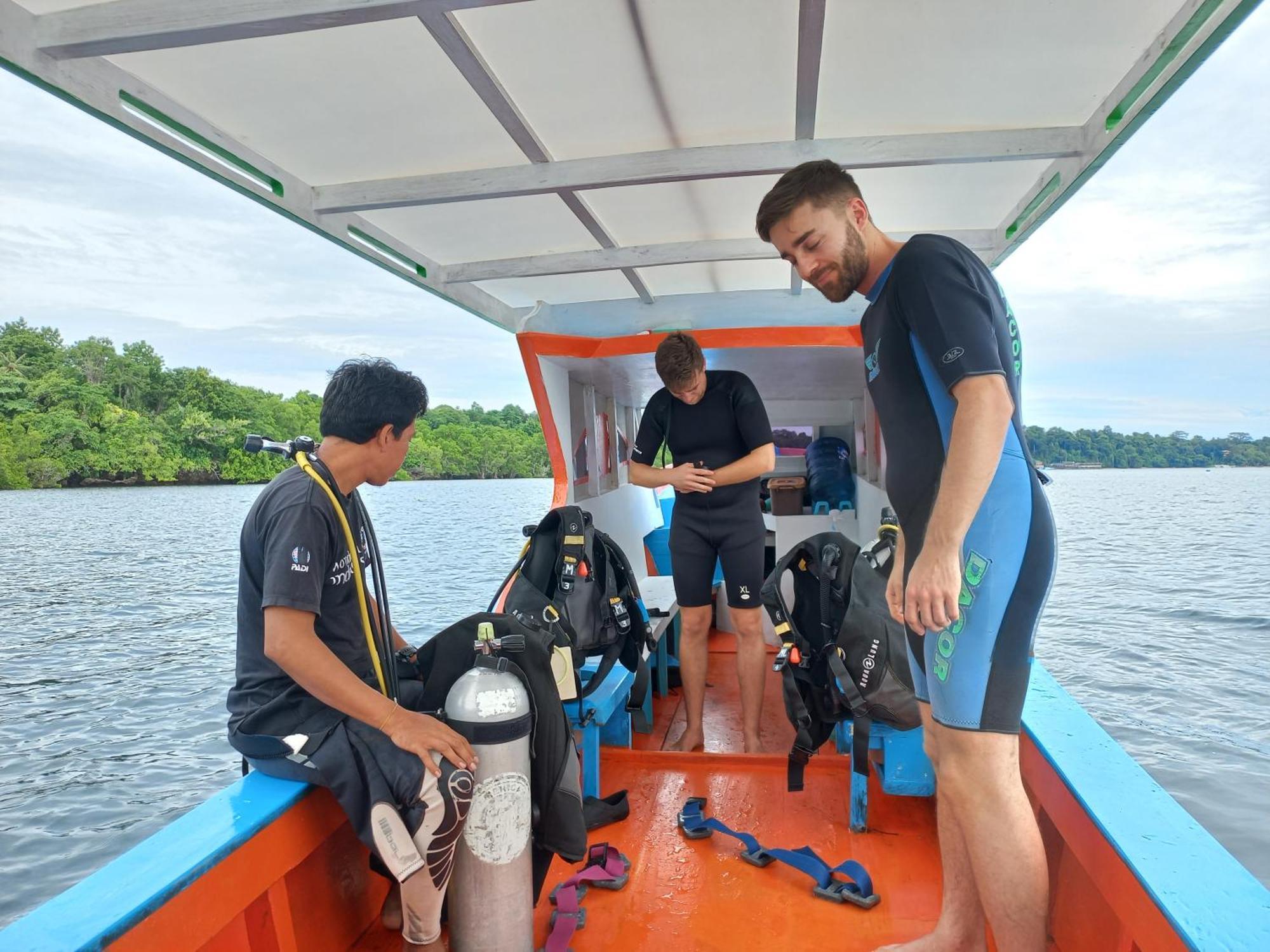 4 Sisters Divers Бунакен Экстерьер фото