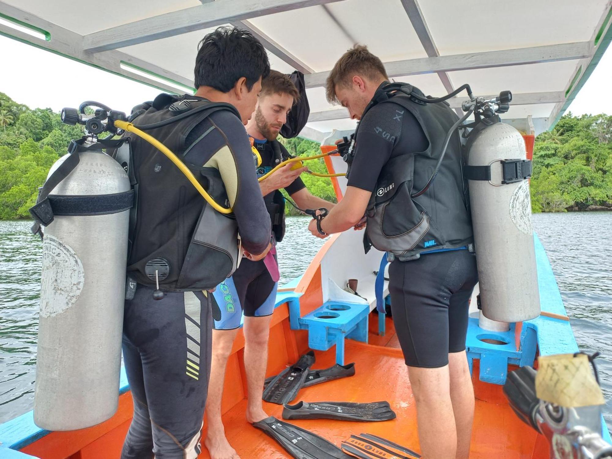 4 Sisters Divers Бунакен Экстерьер фото