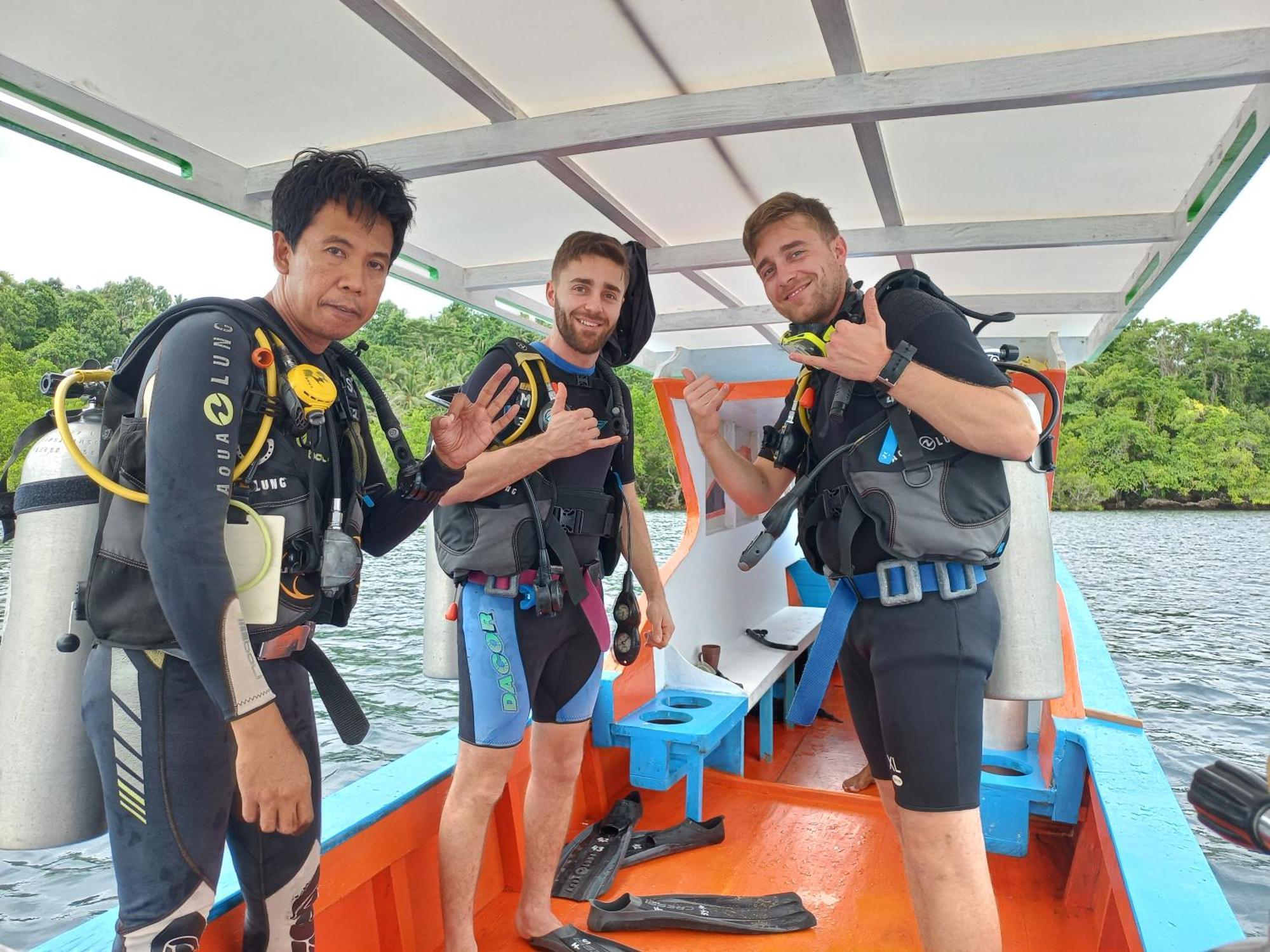 4 Sisters Divers Бунакен Экстерьер фото